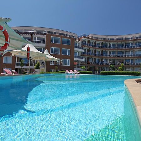 Apartments In Sunny Island Complex เชอร์โนโมเรทส์ ภายนอก รูปภาพ