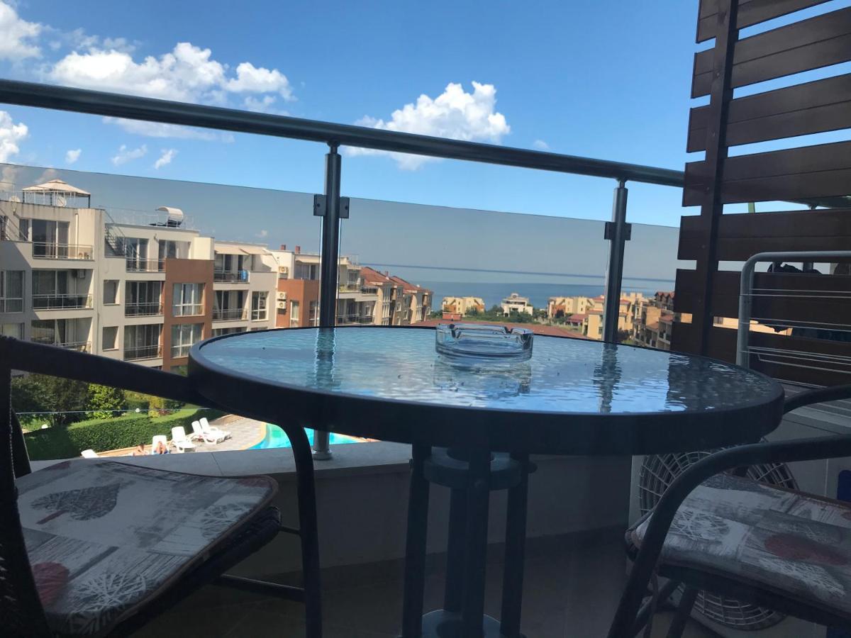 Apartments In Sunny Island Complex เชอร์โนโมเรทส์ ภายนอก รูปภาพ