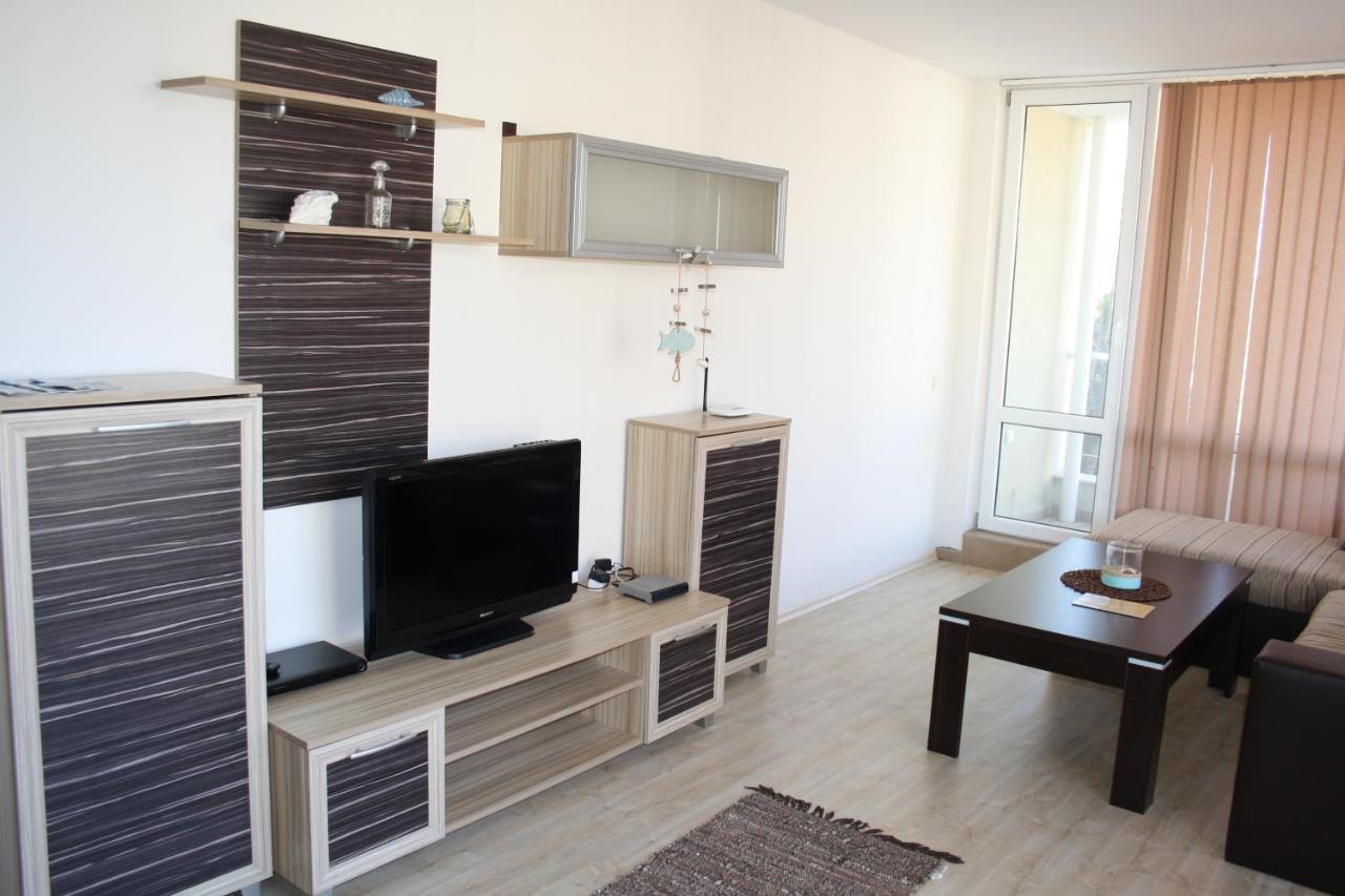 Apartments In Sunny Island Complex เชอร์โนโมเรทส์ ภายนอก รูปภาพ