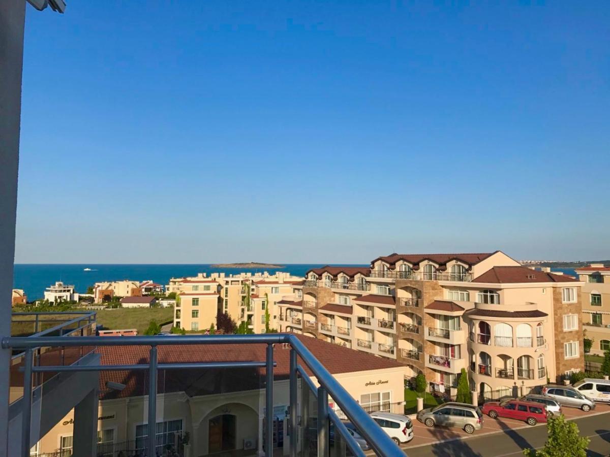 Apartments In Sunny Island Complex เชอร์โนโมเรทส์ ภายนอก รูปภาพ