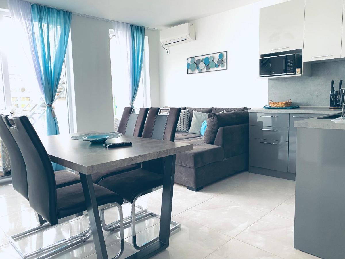 Apartments In Sunny Island Complex เชอร์โนโมเรทส์ ภายนอก รูปภาพ