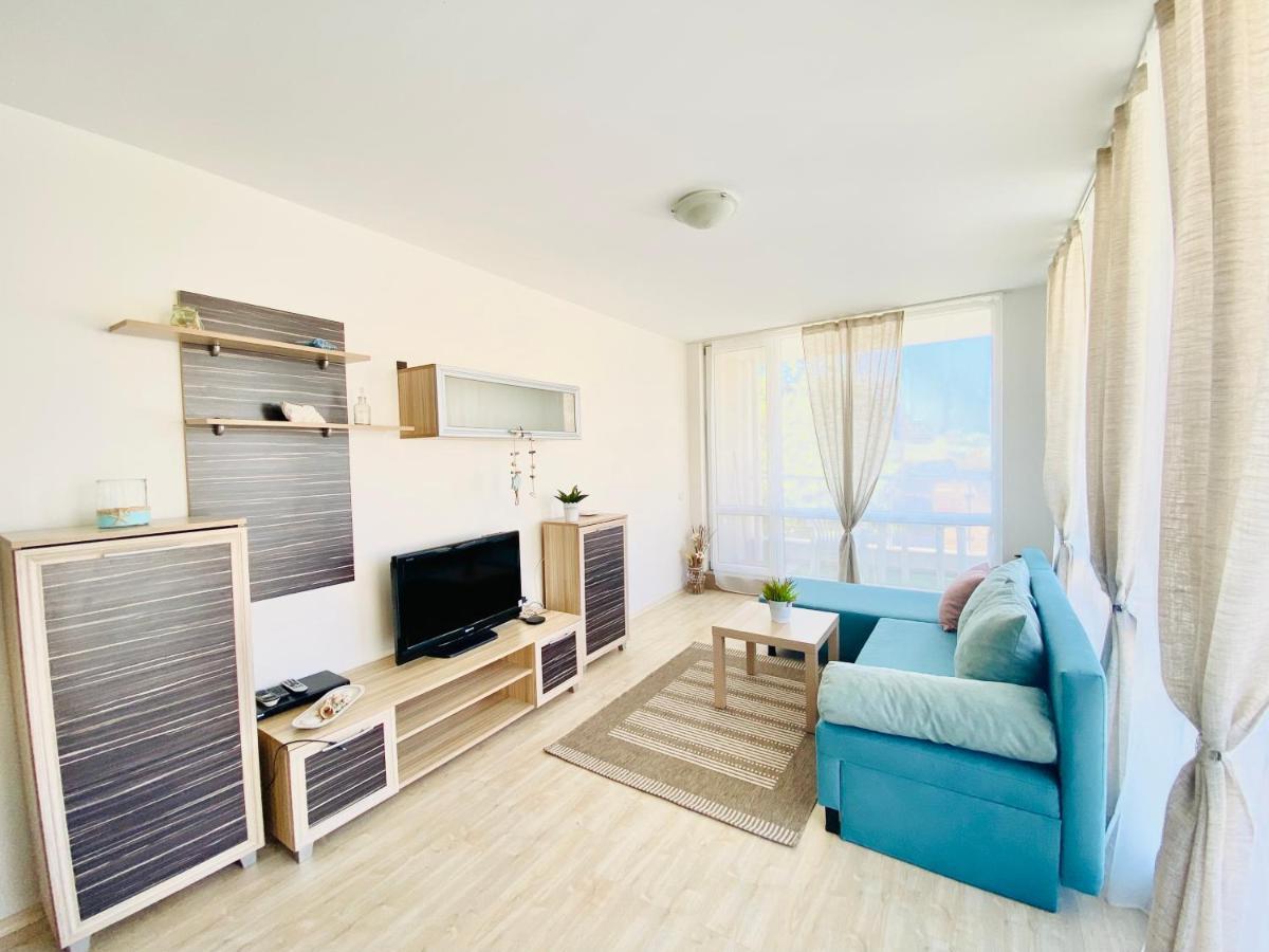 Apartments In Sunny Island Complex เชอร์โนโมเรทส์ ภายนอก รูปภาพ