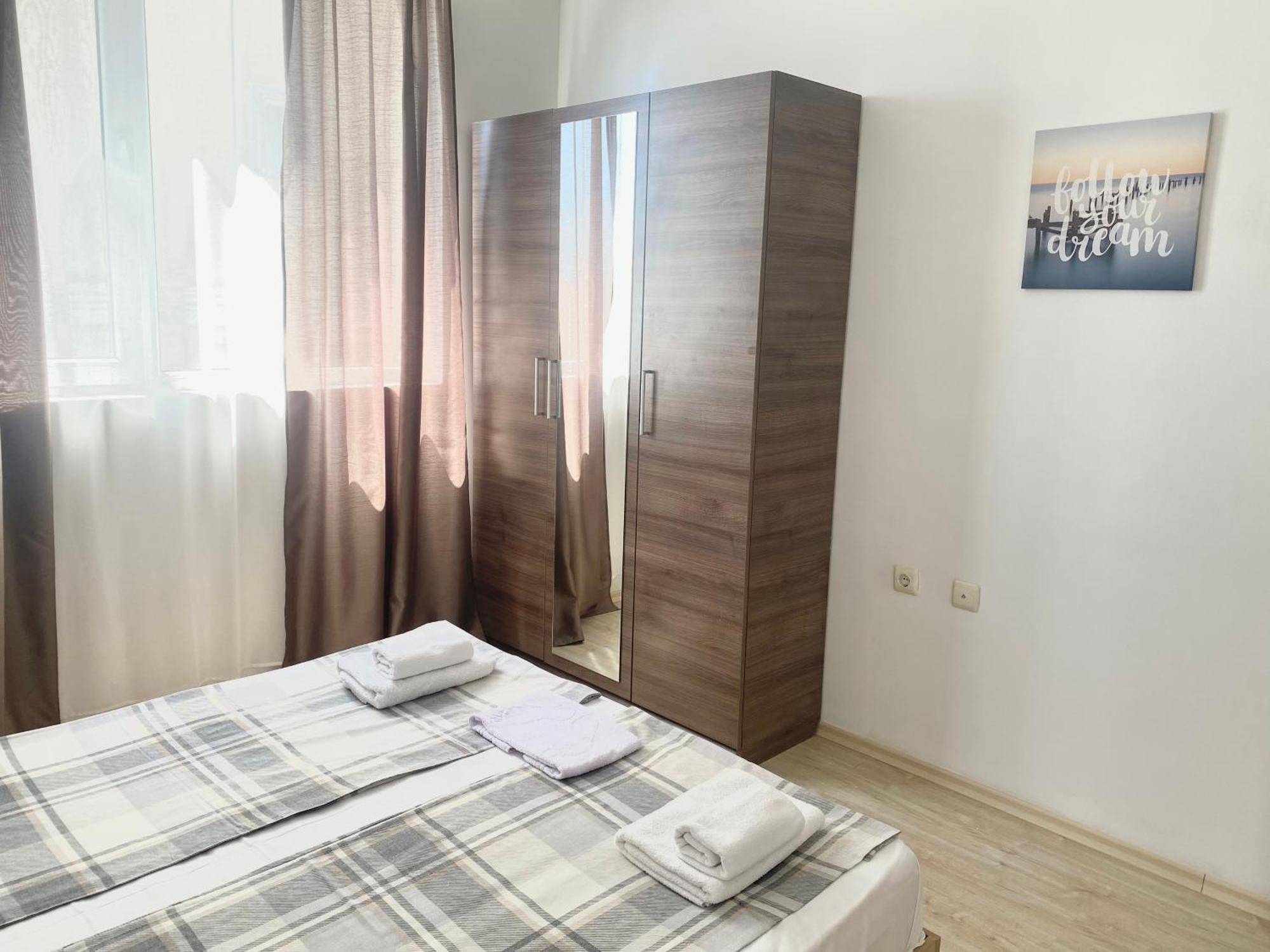 Apartments In Sunny Island Complex เชอร์โนโมเรทส์ ภายนอก รูปภาพ