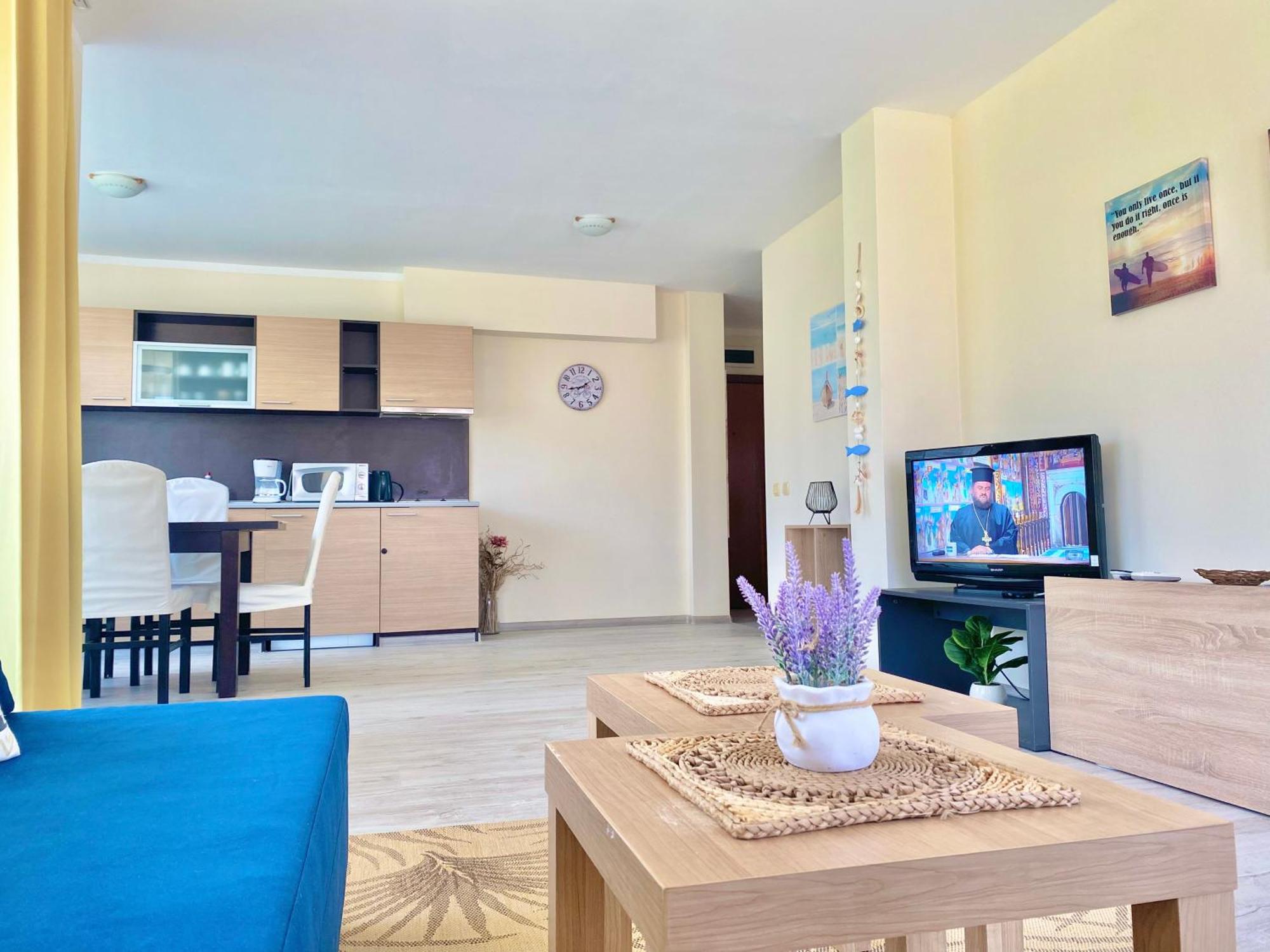 Apartments In Sunny Island Complex เชอร์โนโมเรทส์ ภายนอก รูปภาพ