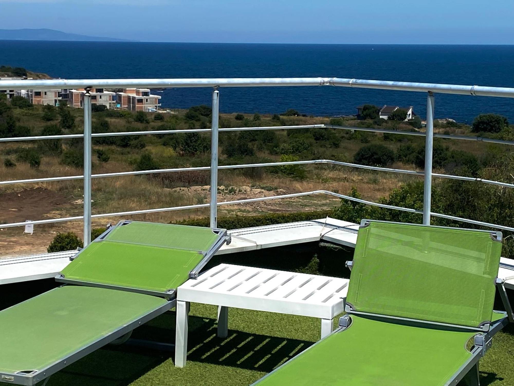 Apartments In Sunny Island Complex เชอร์โนโมเรทส์ ภายนอก รูปภาพ