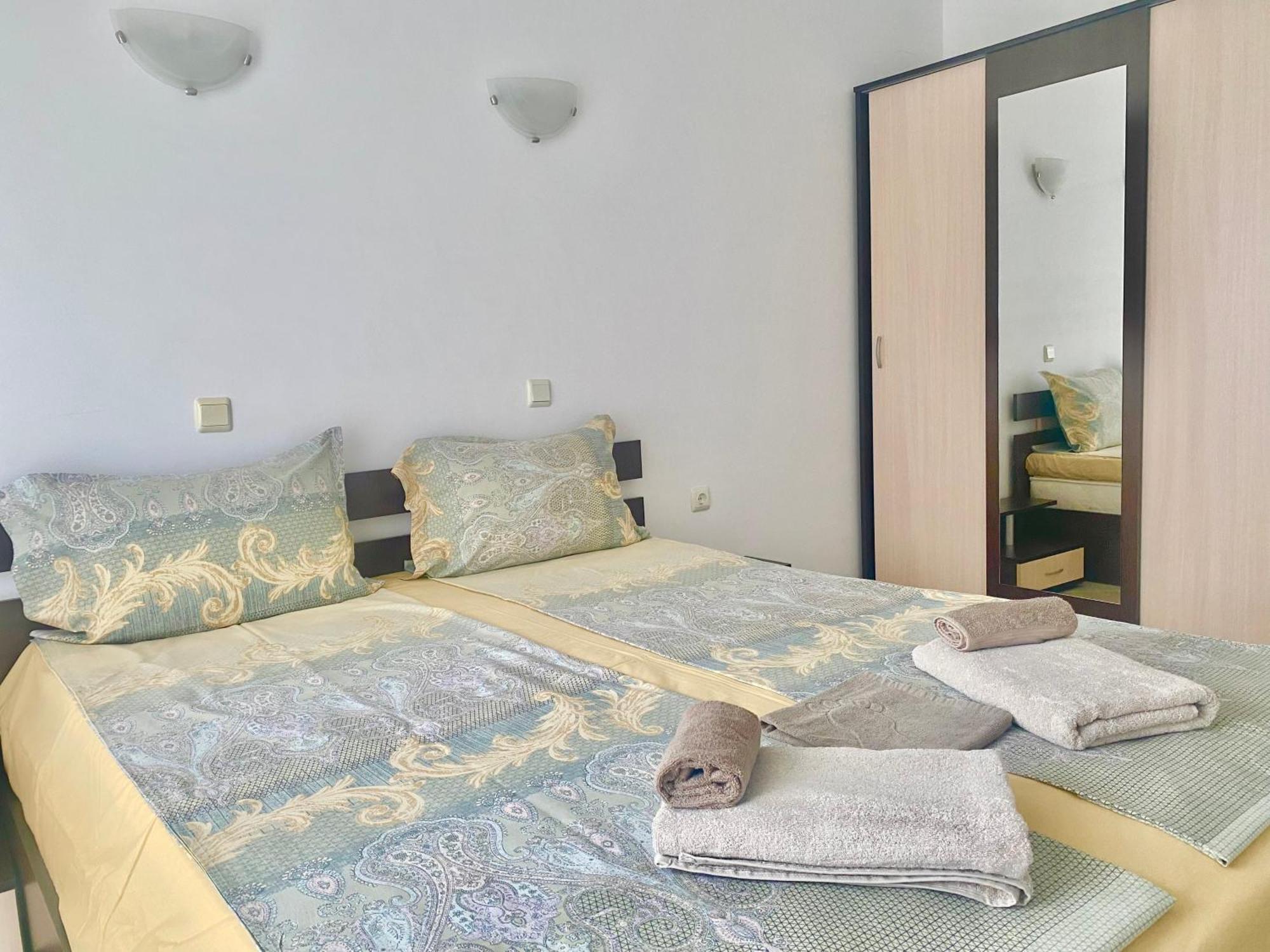 Apartments In Sunny Island Complex เชอร์โนโมเรทส์ ภายนอก รูปภาพ