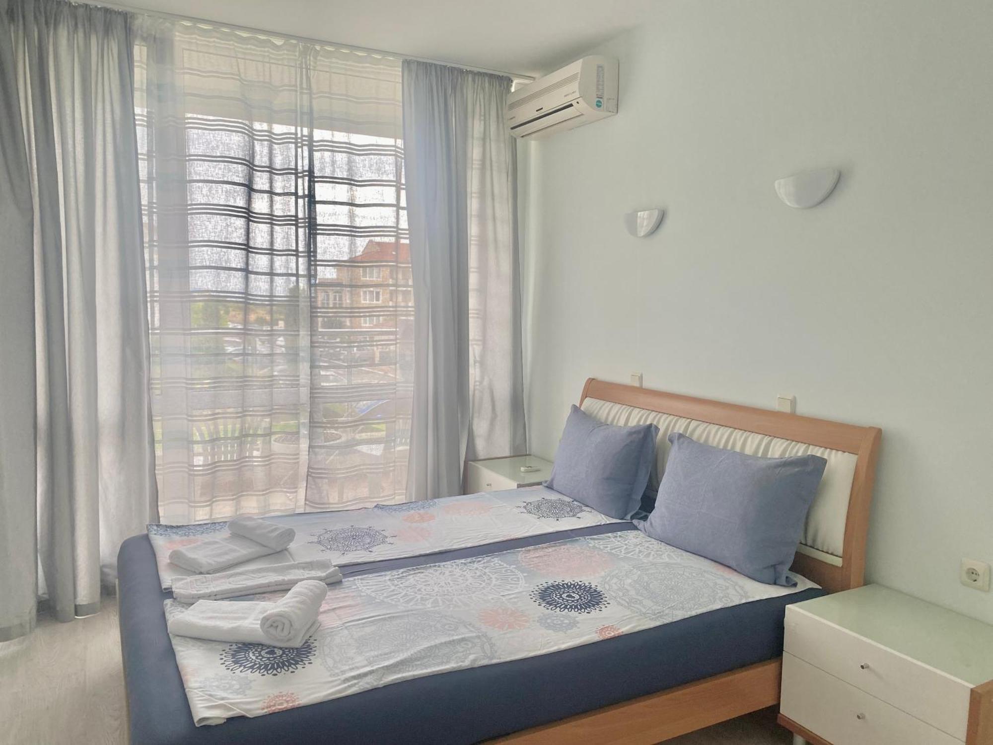 Apartments In Sunny Island Complex เชอร์โนโมเรทส์ ภายนอก รูปภาพ