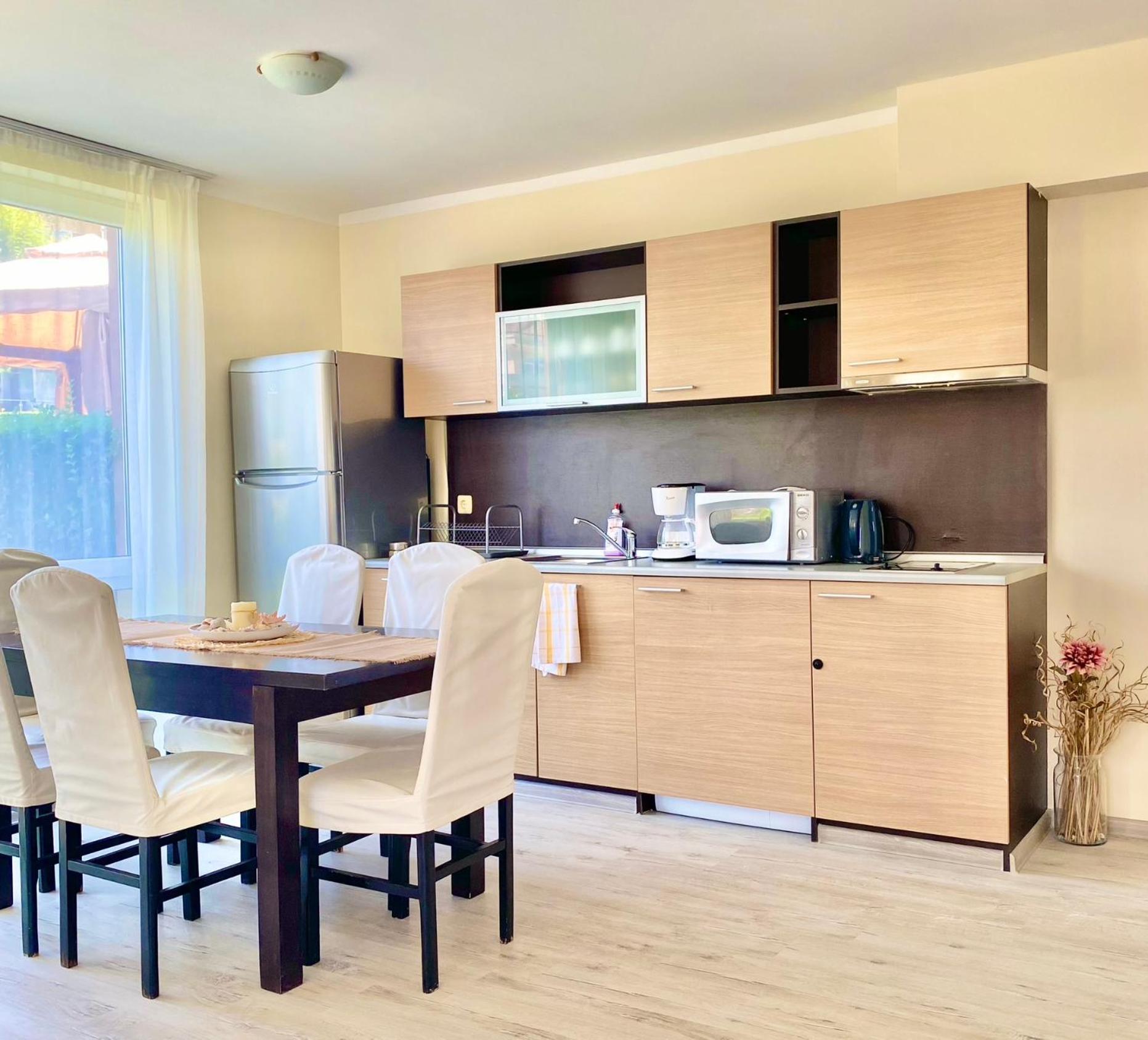 Apartments In Sunny Island Complex เชอร์โนโมเรทส์ ภายนอก รูปภาพ