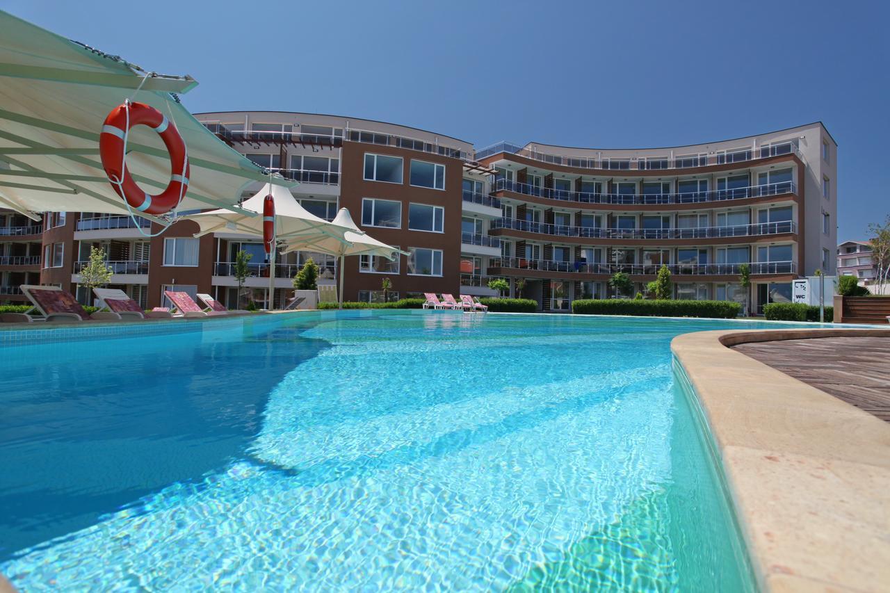 Apartments In Sunny Island Complex เชอร์โนโมเรทส์ ภายนอก รูปภาพ